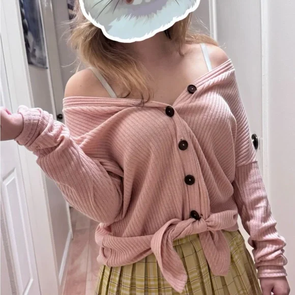 Blush Vibes Only – Your New Go-To Favorite - Picture 2 of 5